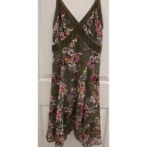 White House Black Market strappy spring/summer dress lined chiffon with velvet.